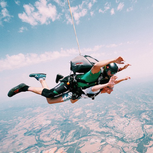 Martin Schurig skydiving from 4 km altitude