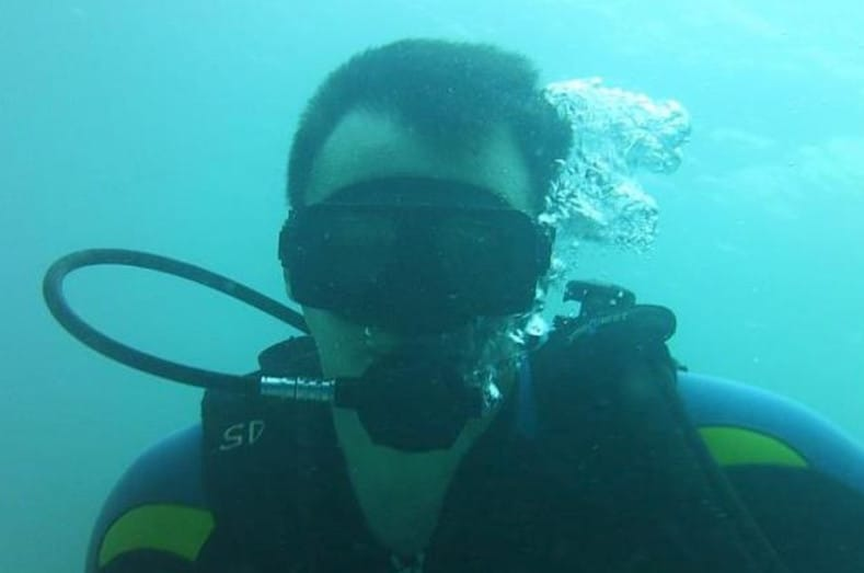 Sean Handley scuba photo